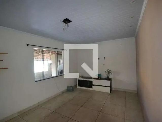 Casa / Sobrado para Locação em Nova Iguaçu/RJ Cerâmica 2 Quartos