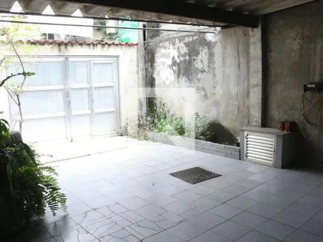 Casa / Sobrado para Locação em Nova Iguaçu/RJ Cerâmica 2 Quartos