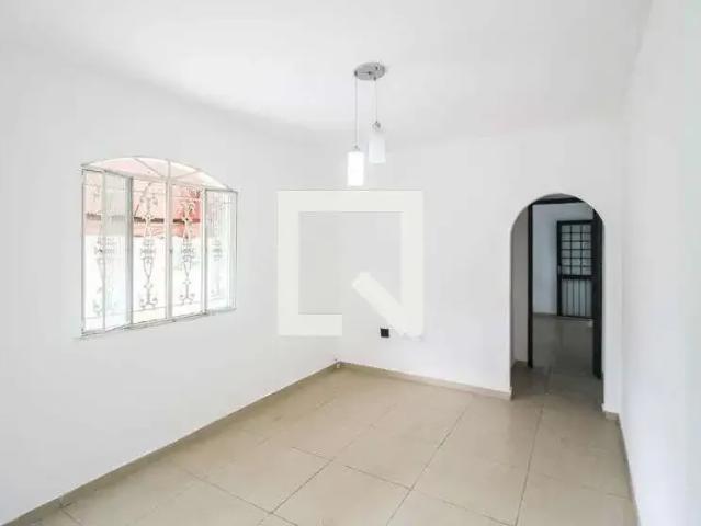 Casa / Sobrado para Locação em Nova Iguaçu/RJ Da Luz 2 Quartos