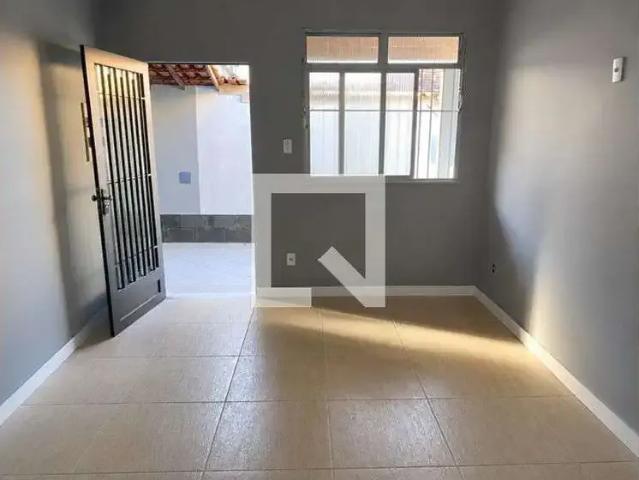 Casa / Sobrado para Locação em Nova Iguaçu/RJ Maria da Luz 2 Quartos