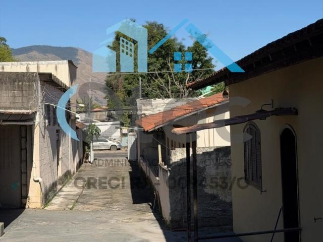 Casa / Sobrado para Locação em Nova Iguaçu/RJ Ponto Chic 2 Quartos