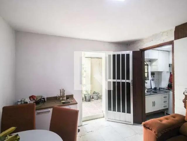 Casa / Sobrado para Locação em Nova Iguaçu/RJ Prata 2 Quartos