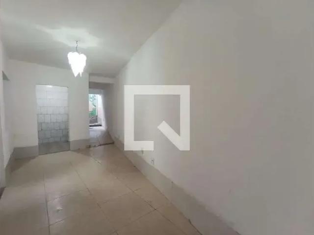 Casa / Sobrado para Locação em Nova Iguaçu/RJ Prata 2 Quartos