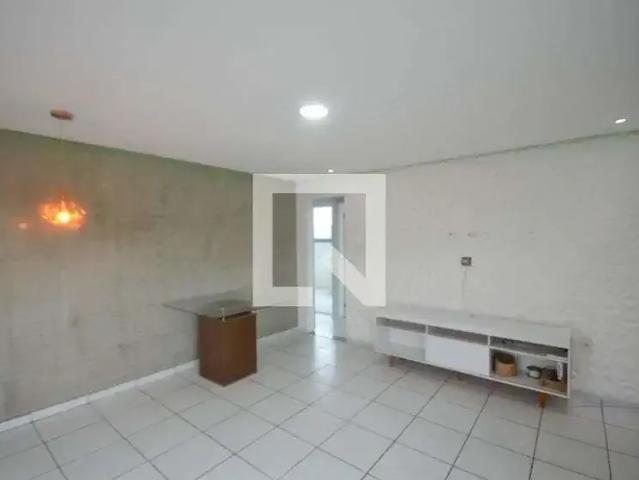 Casa / Sobrado para Locação em Nova Iguaçu/RJ Prata 3 Quartos