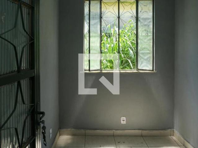 Casa / Sobrado para Locação em Nova Iguaçu/RJ São Francisco Xavier 1 Quartos