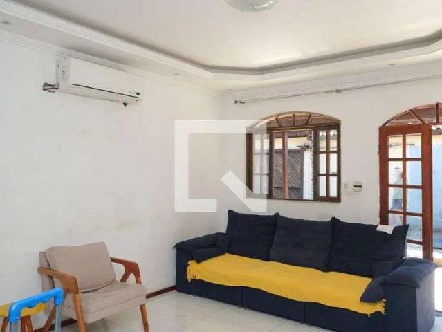 Casa / Sobrado para Locação em Nova Iguaçu/RJ Silvania 3 Quartos