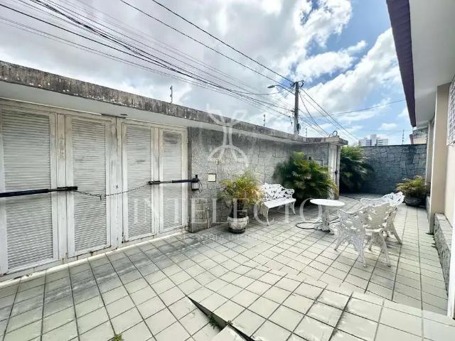 Casa / Sobrado para Locação em Natal/RN Candelária 3 Quartos