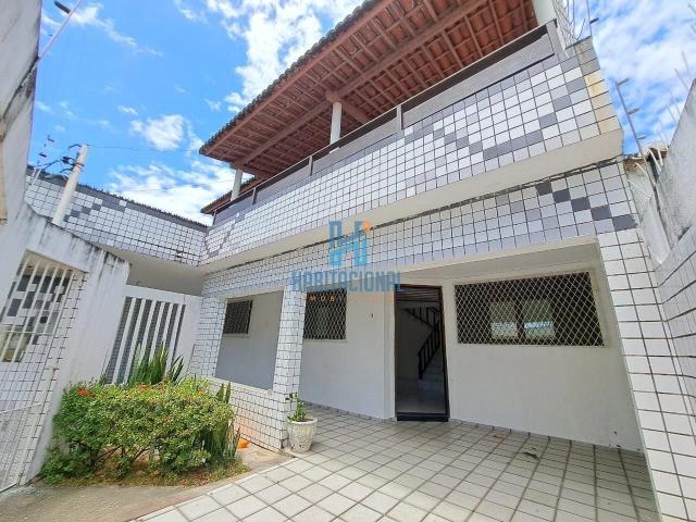 Casa / Sobrado para Locação em Natal/RN Candelária 7 Quartos
