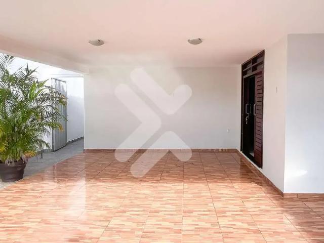 Casa / Sobrado para Locação em Natal/RN Capim Macio 4 Quartos