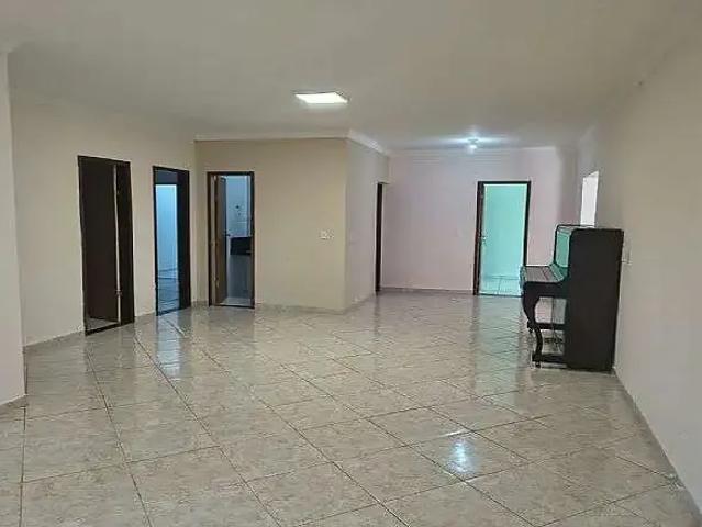 Casa / Sobrado para Locação em Natal/RN Ponta Negra 4 Quartos