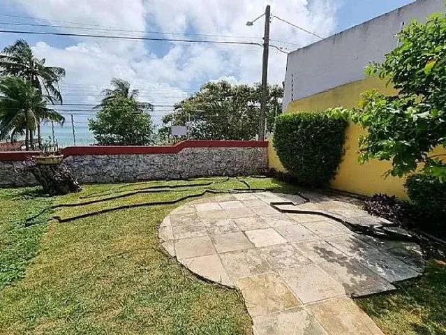 Casa / Sobrado para Locação em Natal/RN Ponta Negra 3 Quartos