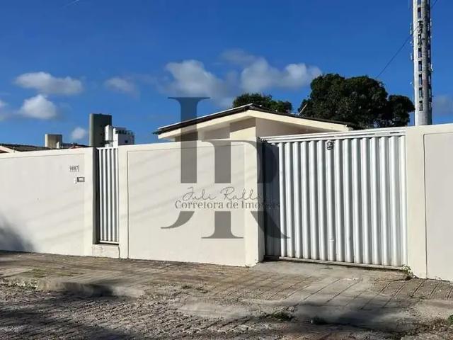 Casa / Sobrado para Locação em Natal/RN Ponta Negra 3 Quartos