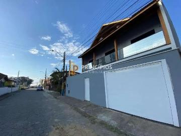 Casa / Sobrado para Locação em Navegantes/SC Centro 4 Quartos