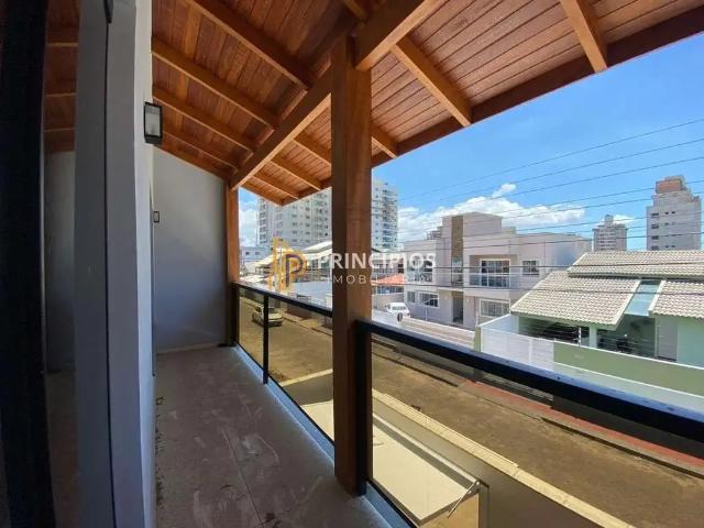 Casa / Sobrado para Locação em Navegantes/SC Centro 4 Quartos