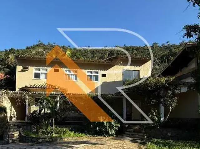 Casa / Sobrado para Locação em Niterói/RJ Itacoatiara 3 Quartos