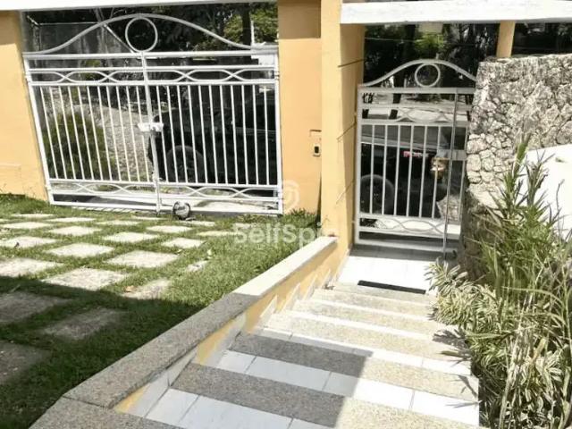 Casa / Sobrado para Locação em Niterói/RJ Itacoatiara 4 Quartos