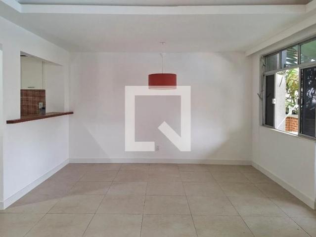 Casa / Sobrado para Locação em Niterói/RJ Itacoatiara 4 Quartos