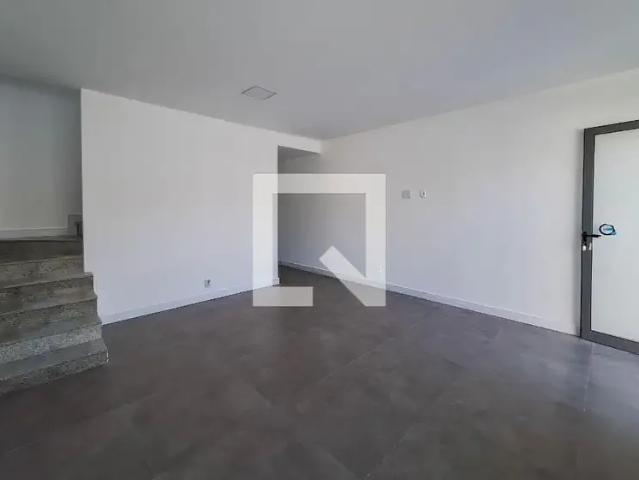 Casa / Sobrado para Locação em Niterói/RJ Itaipu 3 Quartos