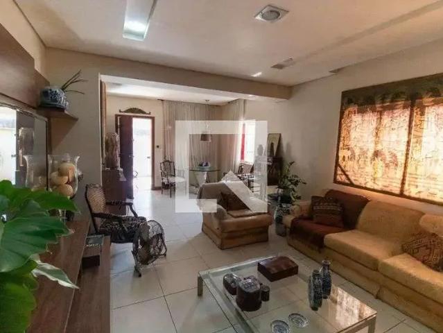 Casa / Sobrado para Locação em Niterói/RJ Icaraí 2 Quartos