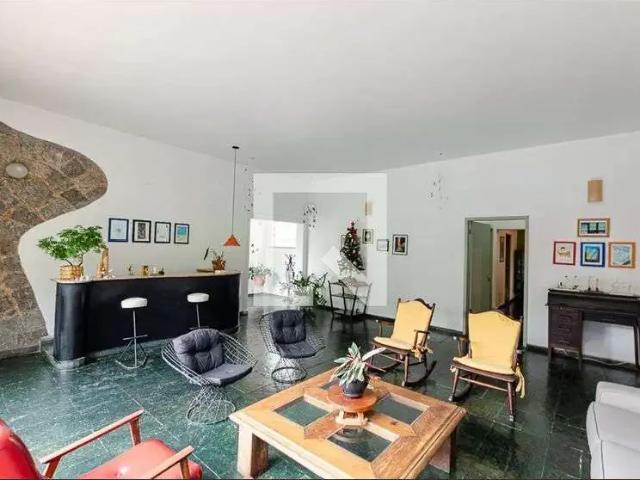 Casa / Sobrado para Locação em Niterói/RJ São Domingos 4 Quartos
