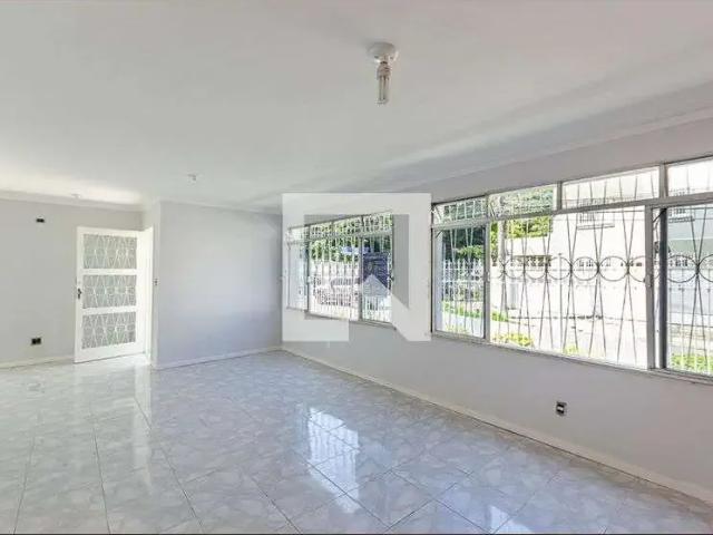 Casa / Sobrado para Locação em Niterói/RJ São Francisco 3 Quartos