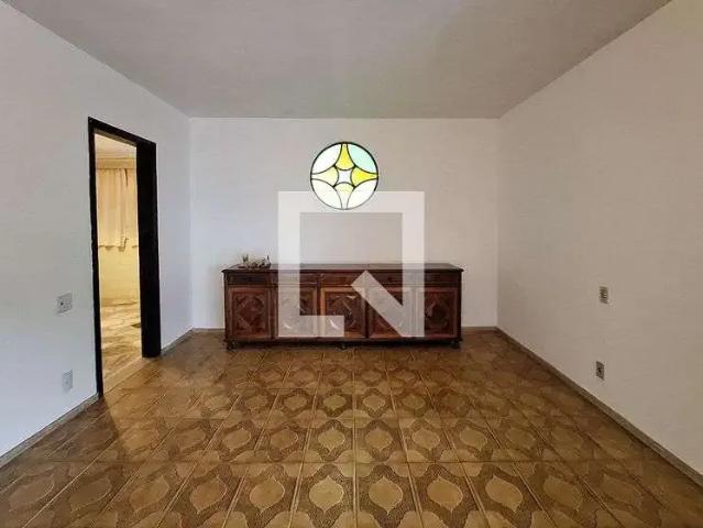 Casa / Sobrado para Locação em Niterói/RJ São Francisco 3 Quartos