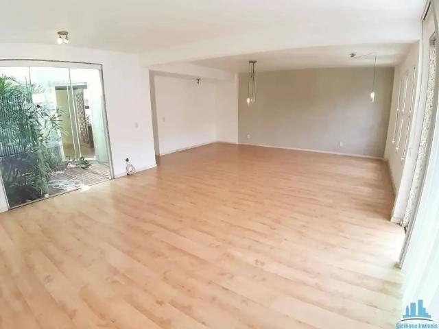 Casa / Sobrado para Locação em Niterói/RJ São Francisco 4 Quartos