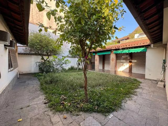Casa / Sobrado para Locação em Niterói/RJ São Francisco 5 Quartos