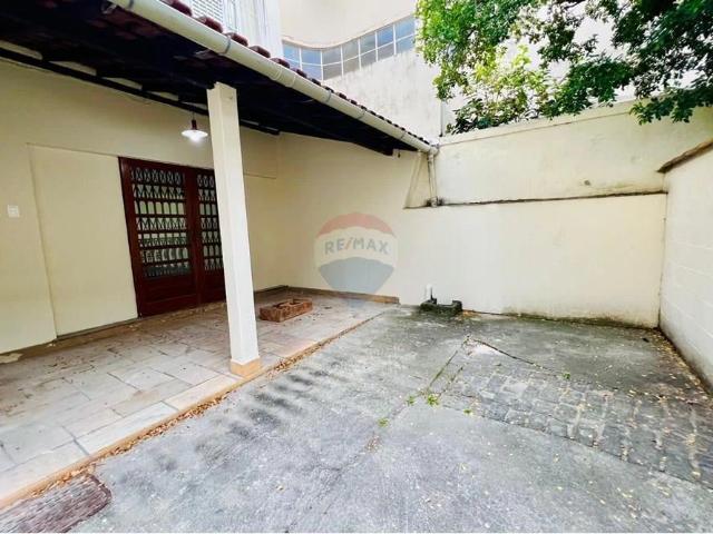 Casa / Sobrado para Locação em Niterói/RJ São Francisco 5 Quartos