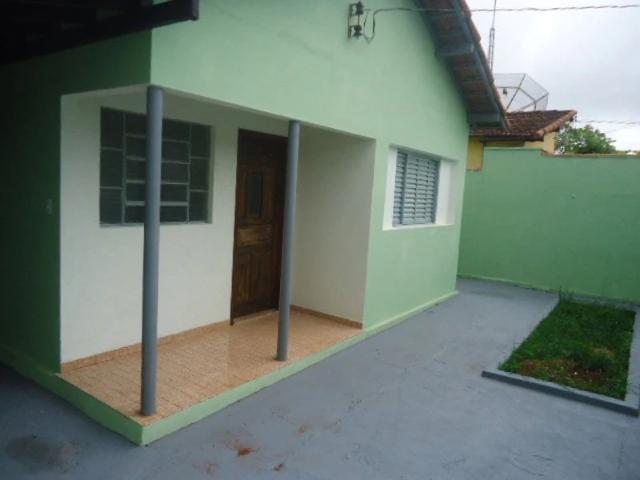 Casa / Sobrado para Locação em São Carlos/SP Vila Carmem 2 Quartos