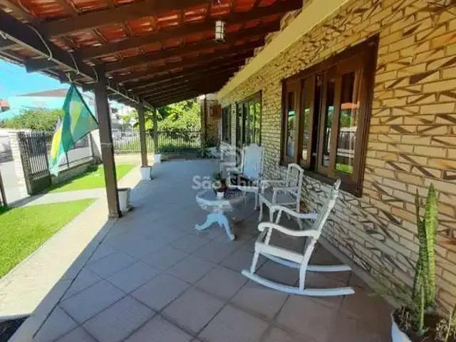 Casa / Sobrado para Locação em São Francisco do Sul/SC Ubatuba 5 Quartos
