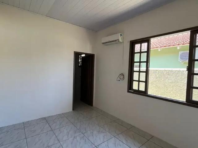 Casa / Sobrado para Locação em São Francisco do Sul/SC Praia do Ervino 3 Quartos