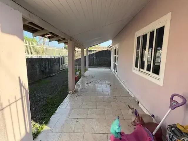 Casa / Sobrado para Locação em São Francisco do Sul/SC Reta 1 Quartos