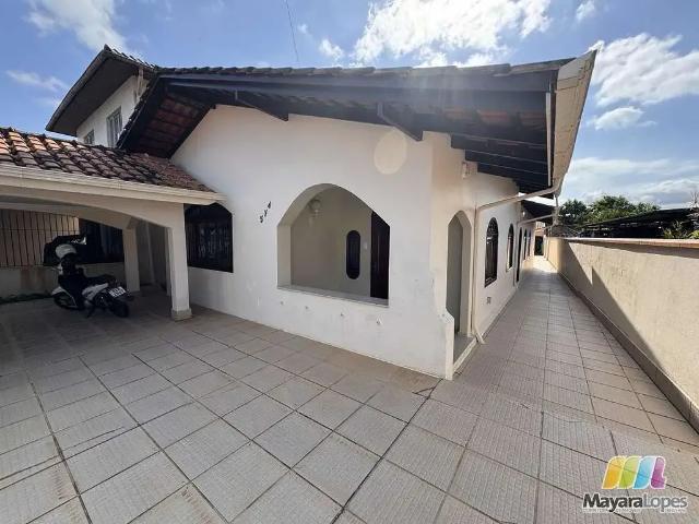 Casa / Sobrado para Locação em São Francisco do Sul/SC Rocio Grande 4 Quartos