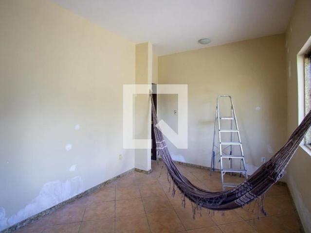 Casa / Sobrado para Locação em São Gonçalo/RJ Trindade 2 Quartos