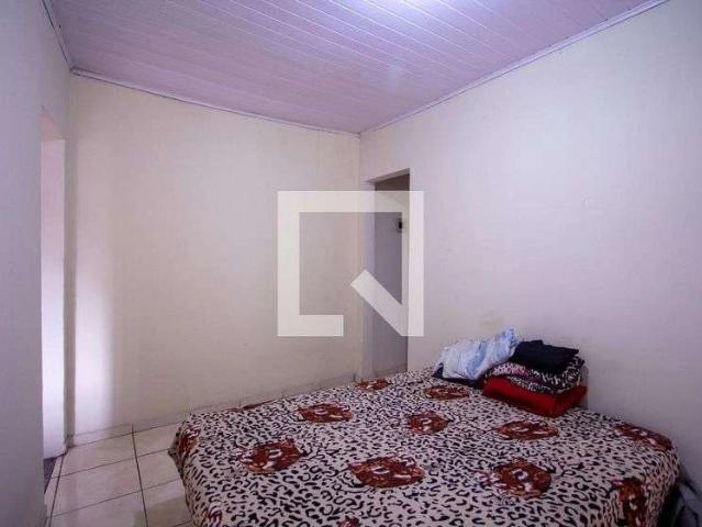Casa / Sobrado para Locação em São Gonçalo/RJ Vila Três 1 Quartos