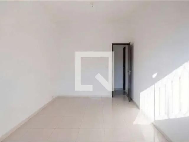 Casa / Sobrado para Locação em São Gonçalo/RJ Vila Três 2 Quartos