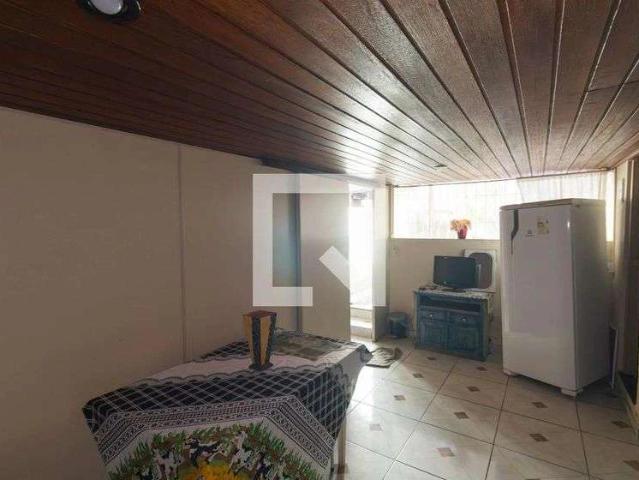 Casa / Sobrado para Locação em São Gonçalo/RJ Mangueira 2 Quartos