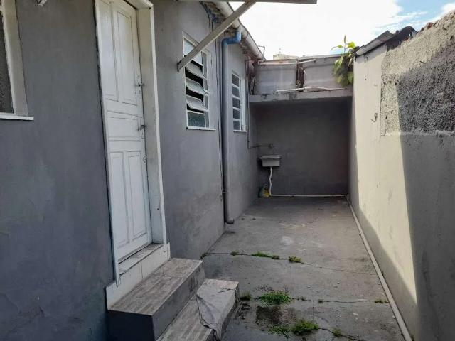 Casa / Sobrado para Locação em São Gonçalo/RJ Mutondo 1 Quartos