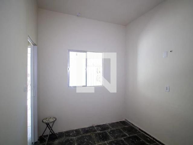 Casa / Sobrado para Locação em São Gonçalo/RJ Mutondo 1 Quartos