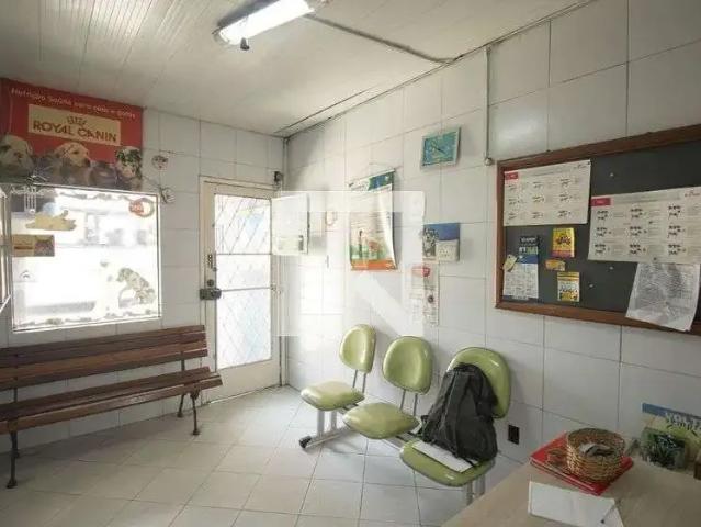 Casa / Sobrado para Locação em São Gonçalo/RJ Mutondo 4 Quartos