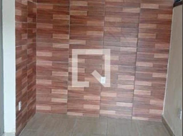 Casa / Sobrado para Locação em São Gonçalo/RJ Raul Veiga 2 Quartos