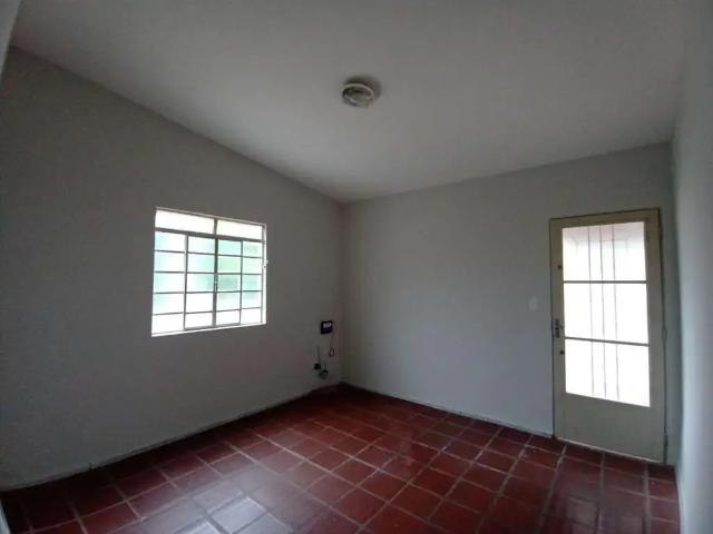 Casa / Sobrado para Locação em São João da Boa Vista/SP Centro 2 Quartos