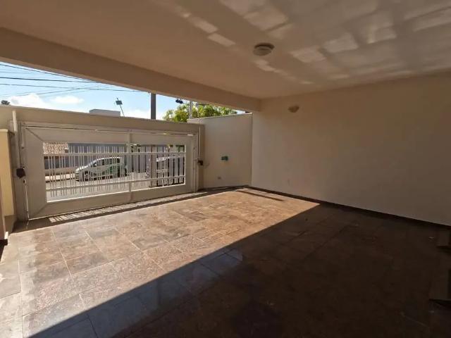 Casa / Sobrado para Locação em São João da Boa Vista/SP Jardim Leonor 4 Quartos