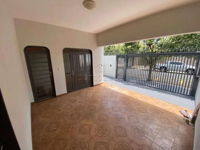 Casa / Sobrado para Locação em São José do Rio Preto/SP Cidade Nova 3 Quartos