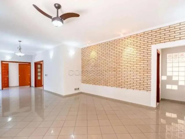 Casa / Sobrado para Locação em São José do Rio Preto/SP Jardim Aclimação 4 Quartos