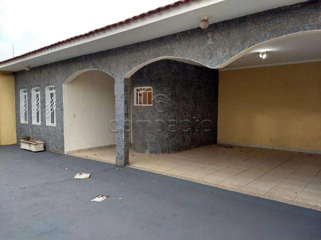 Casa / Sobrado para Locação em São José do Rio Preto/SP Jardim América 3 Quartos
