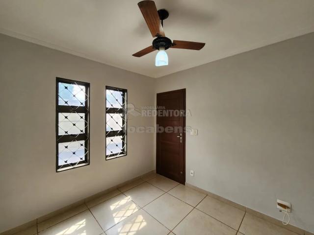 Casa / Sobrado para Locação em São José do Rio Preto/SP Jardim do Bosque 2 Quartos