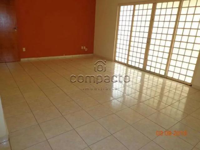 Casa / Sobrado para Locação em São José do Rio Preto/SP Jardim Redentor 3 Quartos