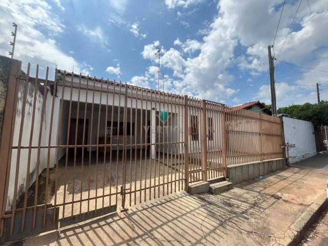 Casa / Sobrado para Locação em São José do Rio Preto/SP Jardim Santo Antônio 2 Quartos
